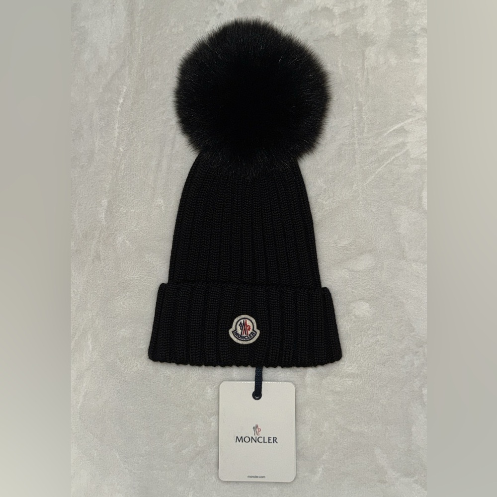 Moncler Fox Fur Pom-Pom Ribbed Wool Beanie